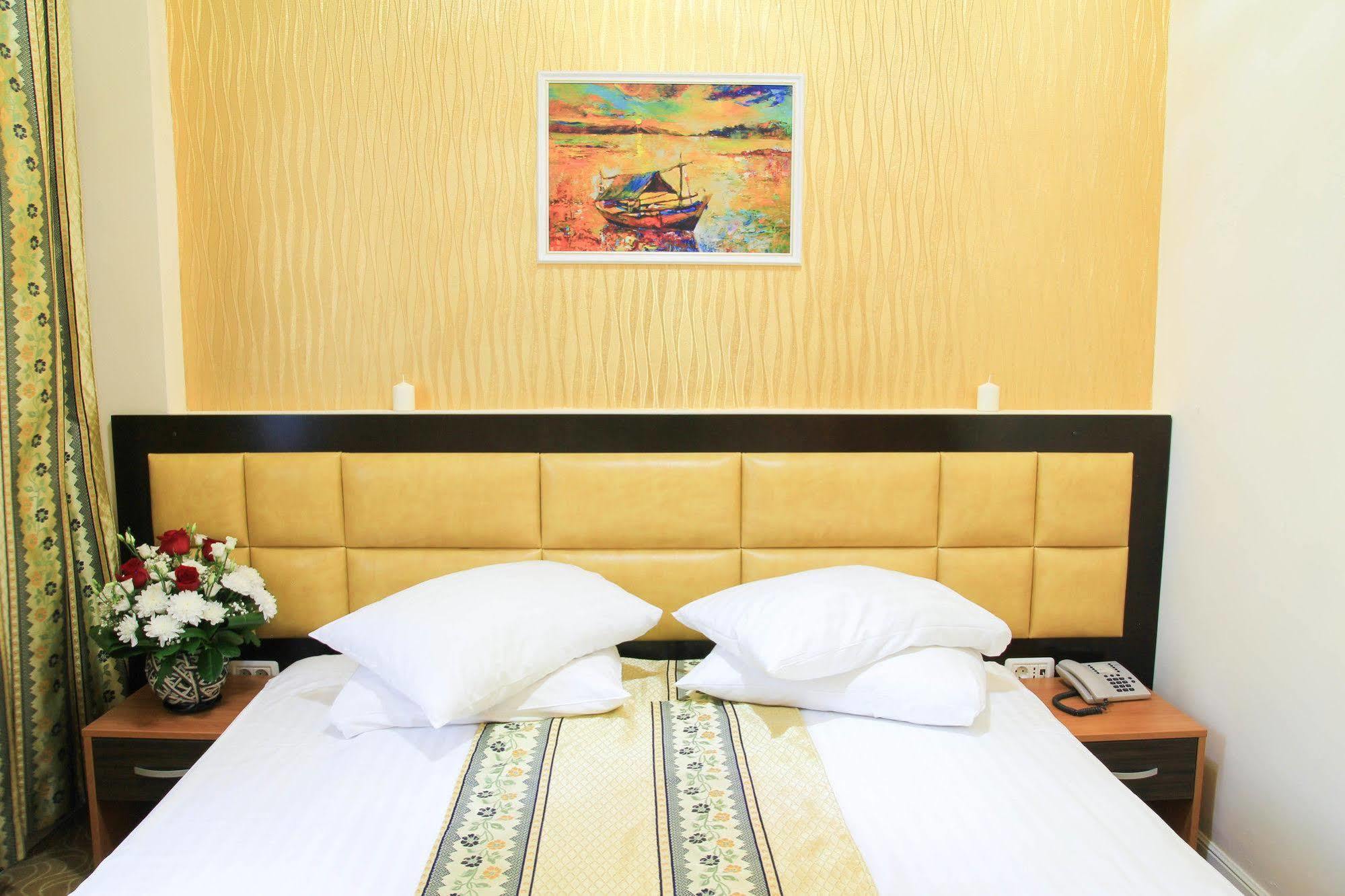 Best Western Hotel Lev Or I Βουκουρέστι Εξωτερικό φωτογραφία